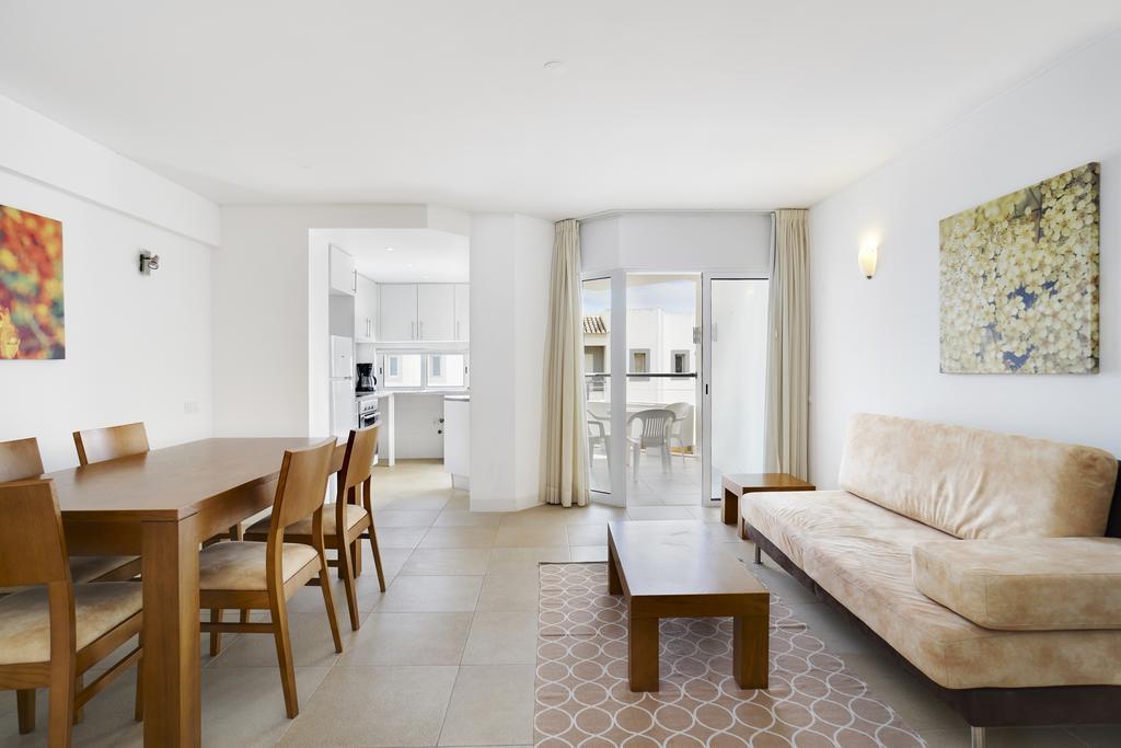 Superior One-Bedroom Apartment